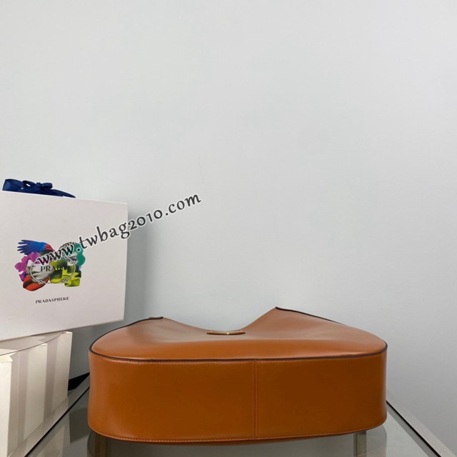 Prada專櫃新款超大號Cleo斜挎包 1BC181 普拉達小牛包腋下肩背女包 csp1552
